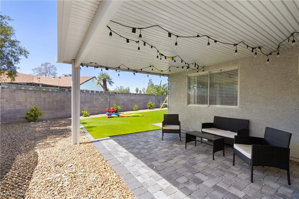 6017 Montecito, Las Vegas, NV 89108