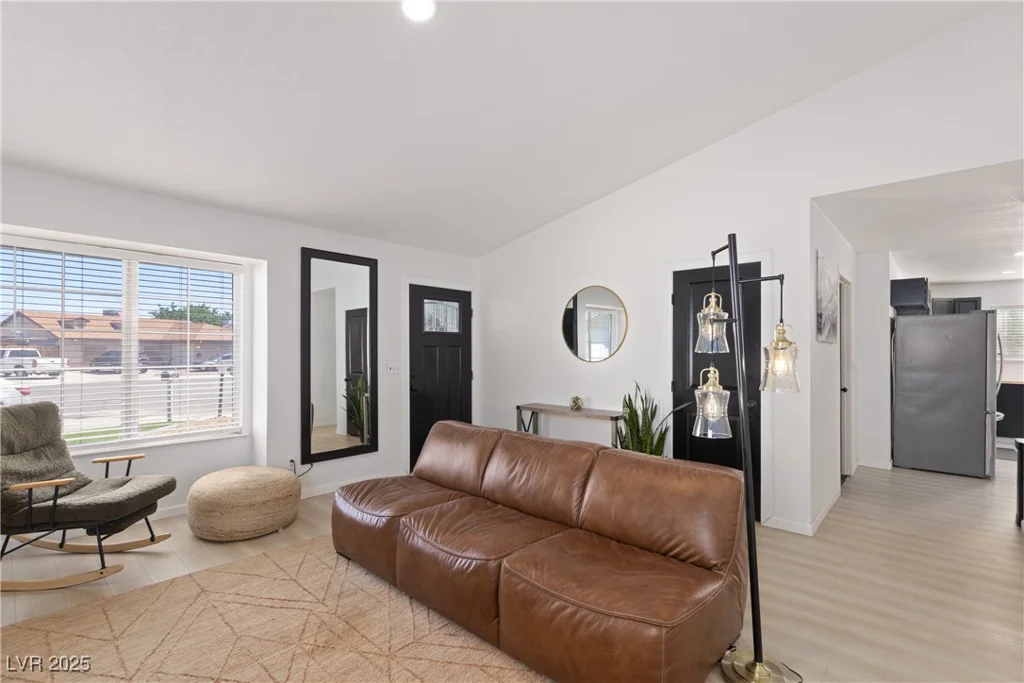 6017 Montecito, Las Vegas, NV 89108