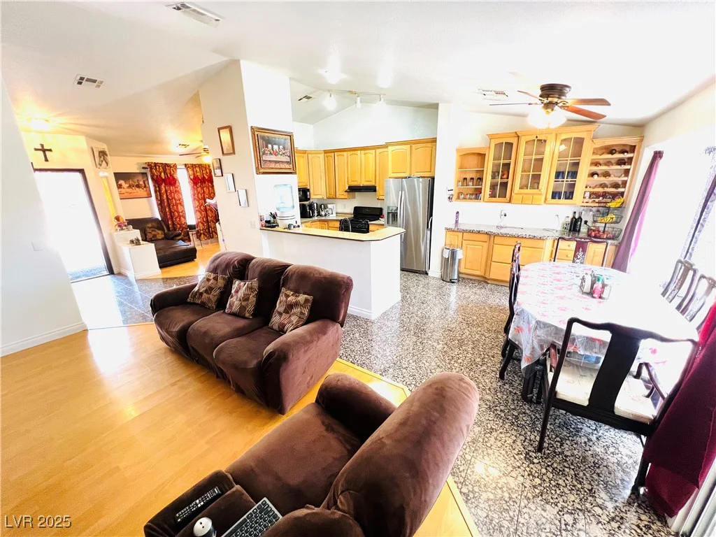 1860 Banaba, Las Vegas, NV 89156