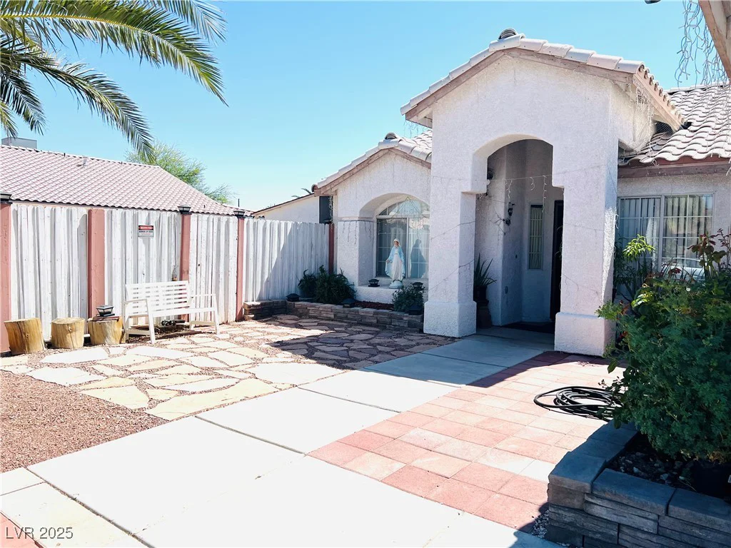 1860 Banaba, Las Vegas, NV 89156