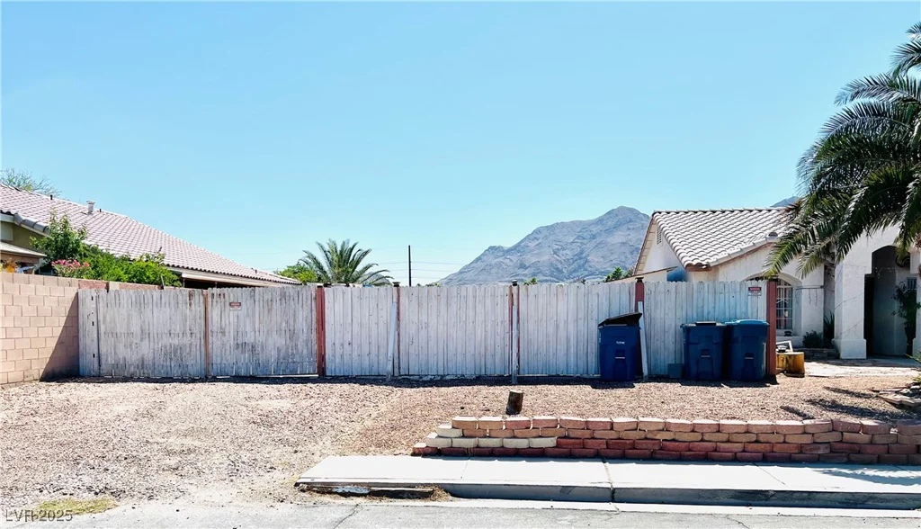 1860 Banaba, Las Vegas, NV 89156