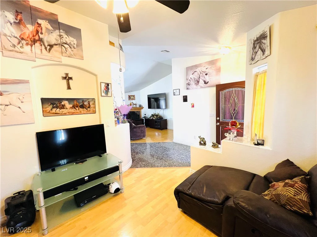 1860 Banaba, Las Vegas, NV 89156