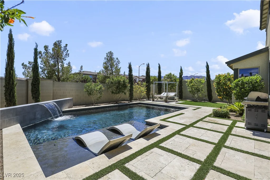 10297 Sierra Skye, Las Vegas, NV 89166