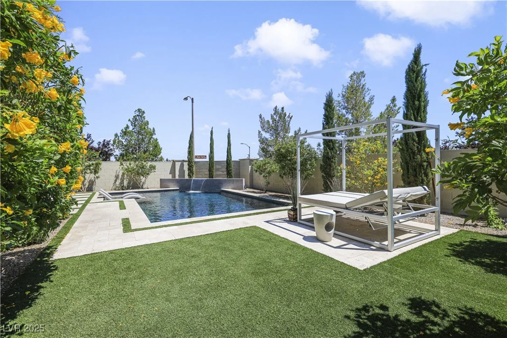 10297 Sierra Skye, Las Vegas, NV 89166