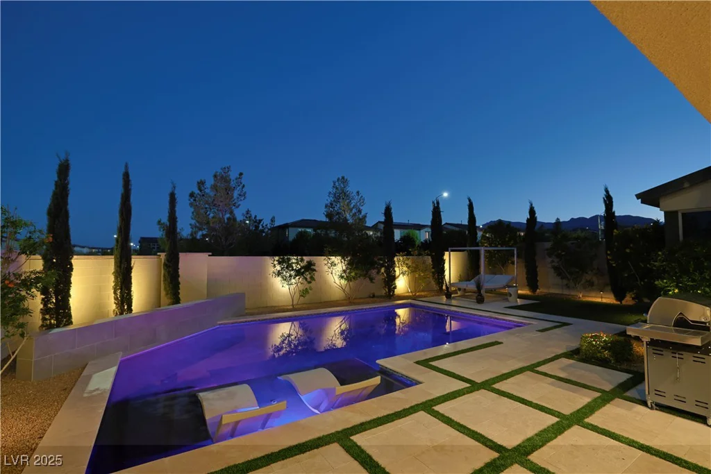 10297 Sierra Skye, Las Vegas, NV 89166