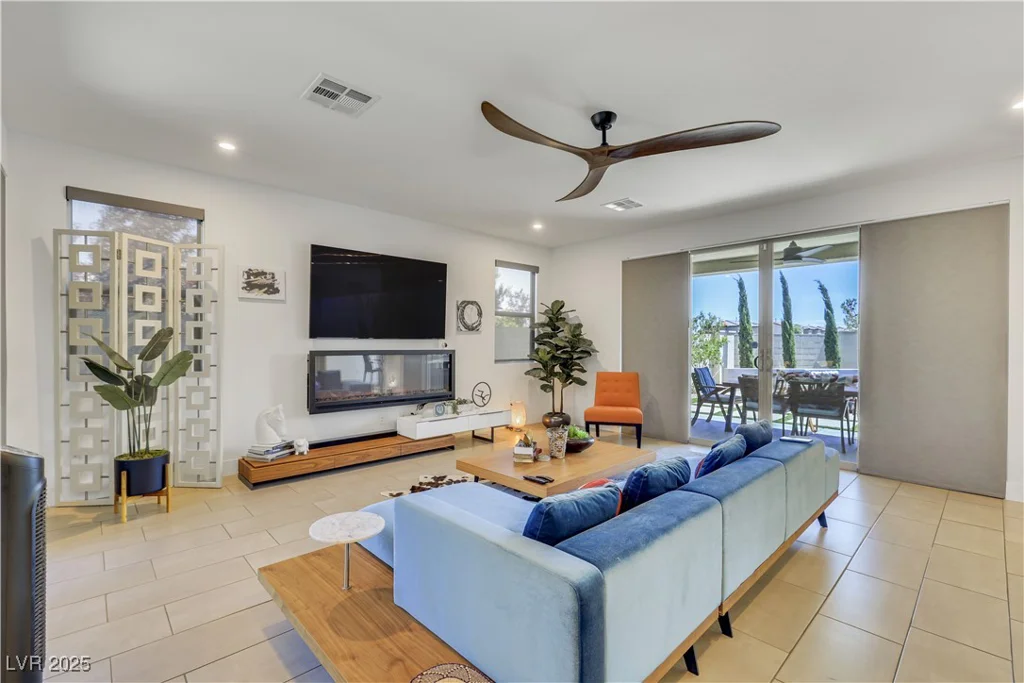 10297 Sierra Skye, Las Vegas, NV 89166