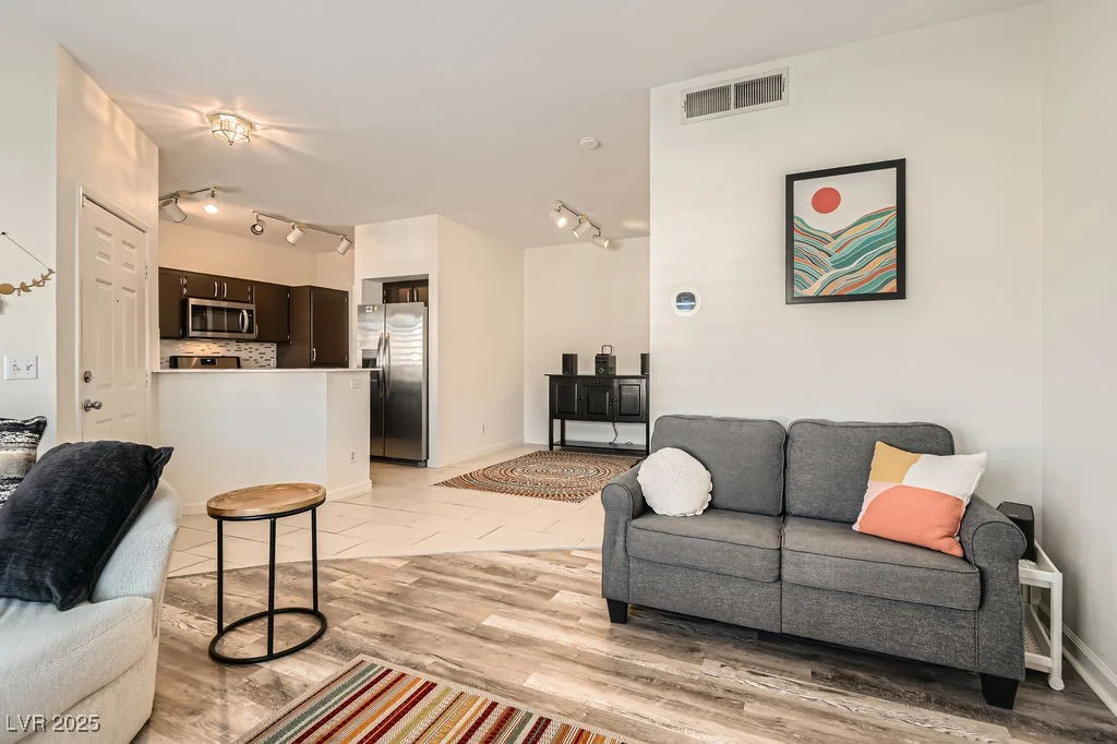 251 Green Valley, Henderson, NV 89012