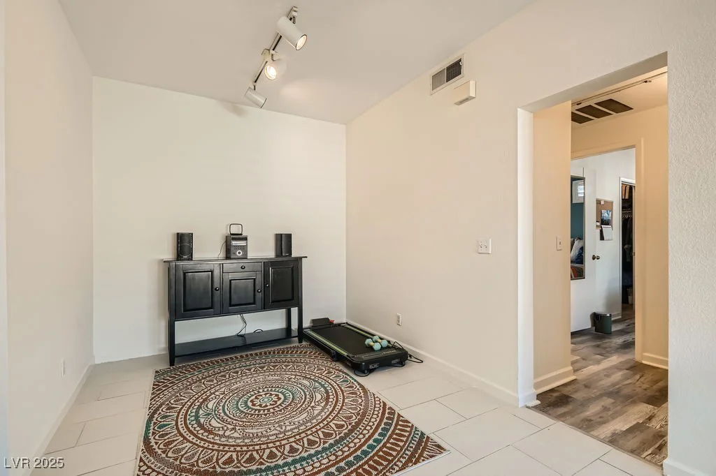 251 Green Valley, Henderson, NV 89012