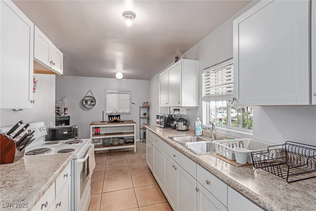 201 Cervantes, Las Vegas, NV 89101