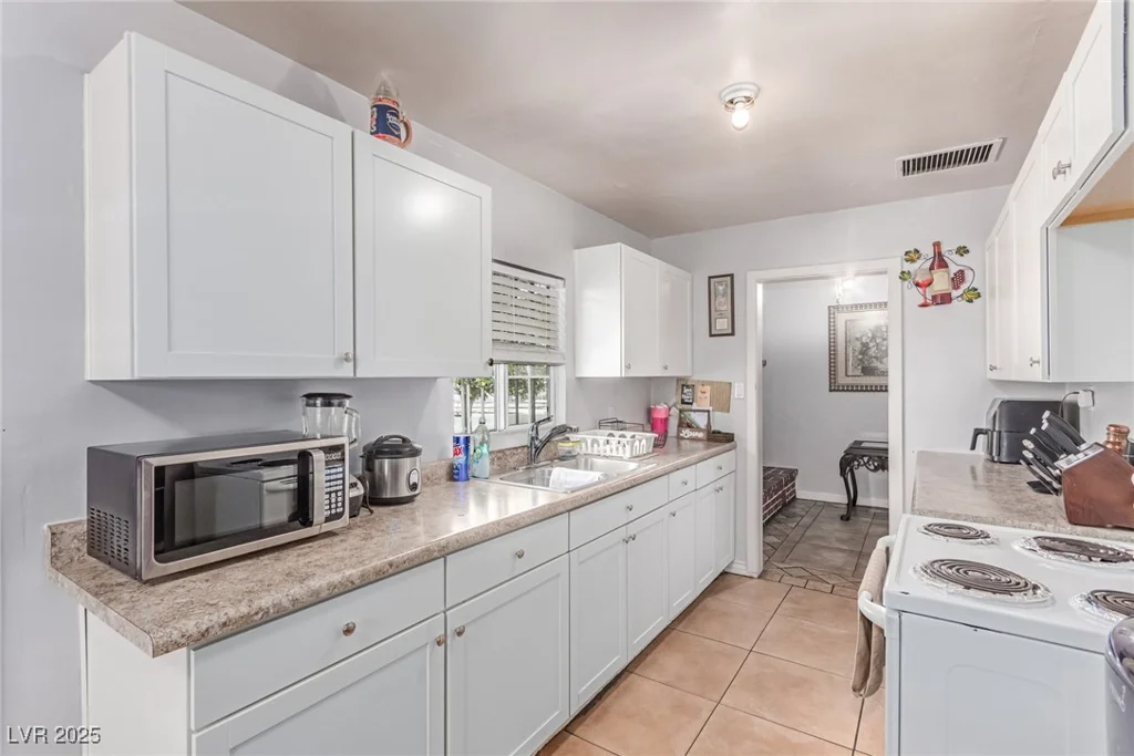 201 Cervantes, Las Vegas, NV 89101