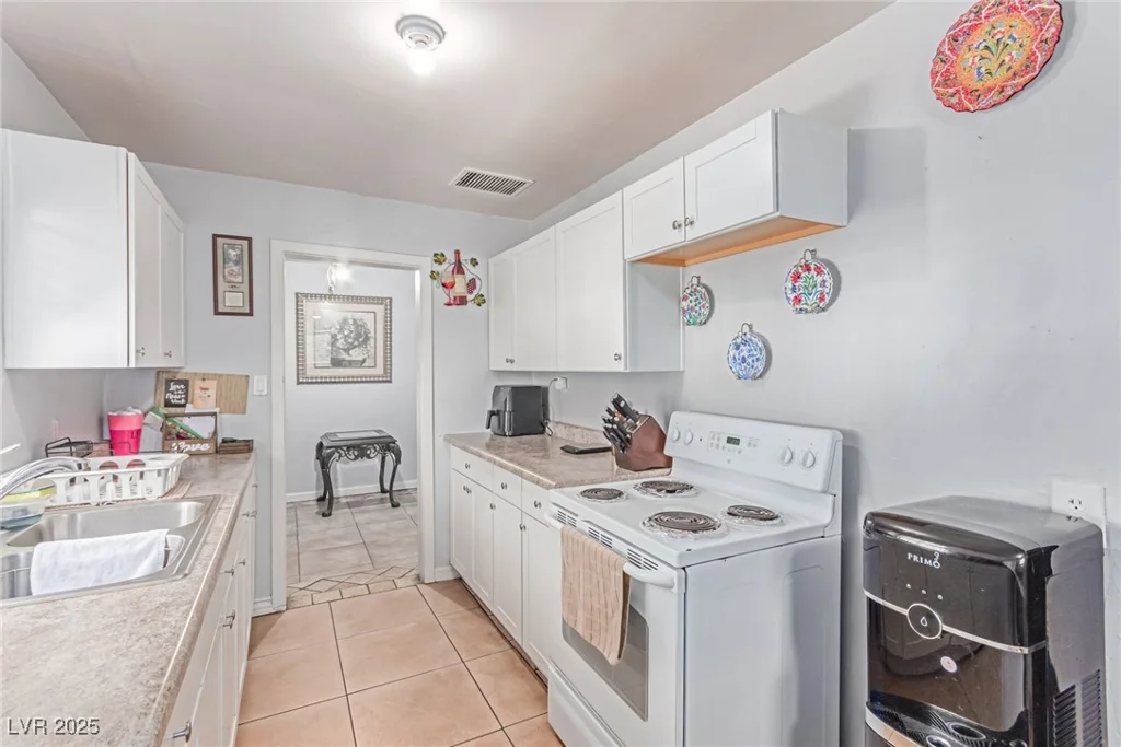 201 Cervantes, Las Vegas, NV 89101