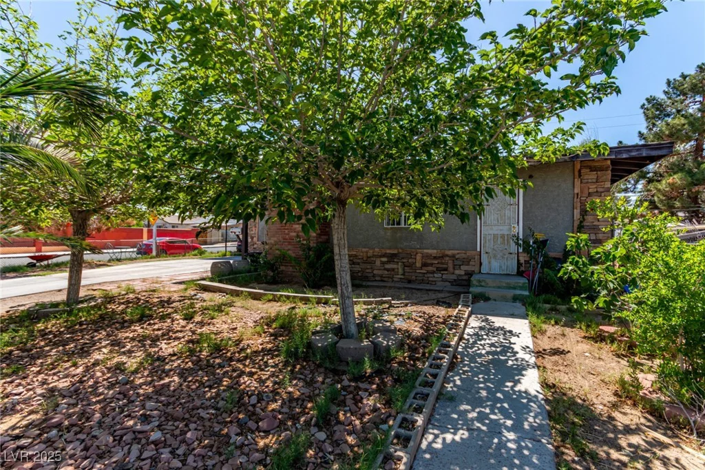 201 Cervantes, Las Vegas, NV 89101