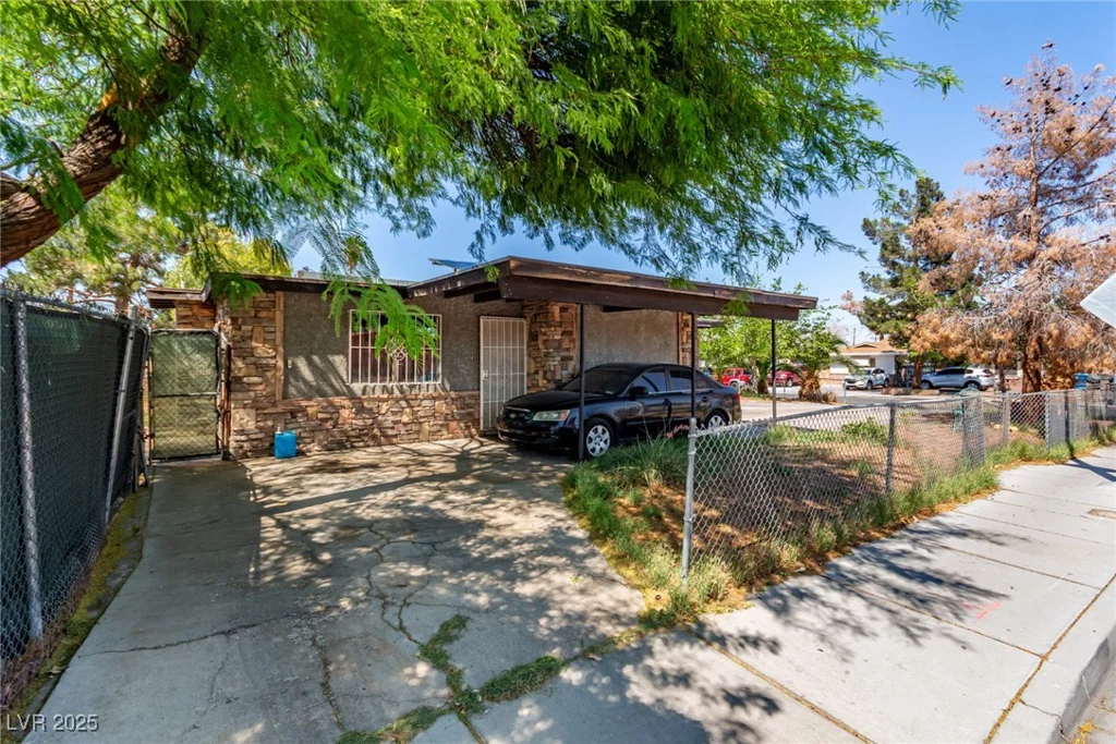 201 Cervantes, Las Vegas, NV 89101