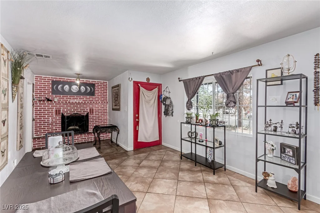 201 Cervantes, Las Vegas, NV 89101