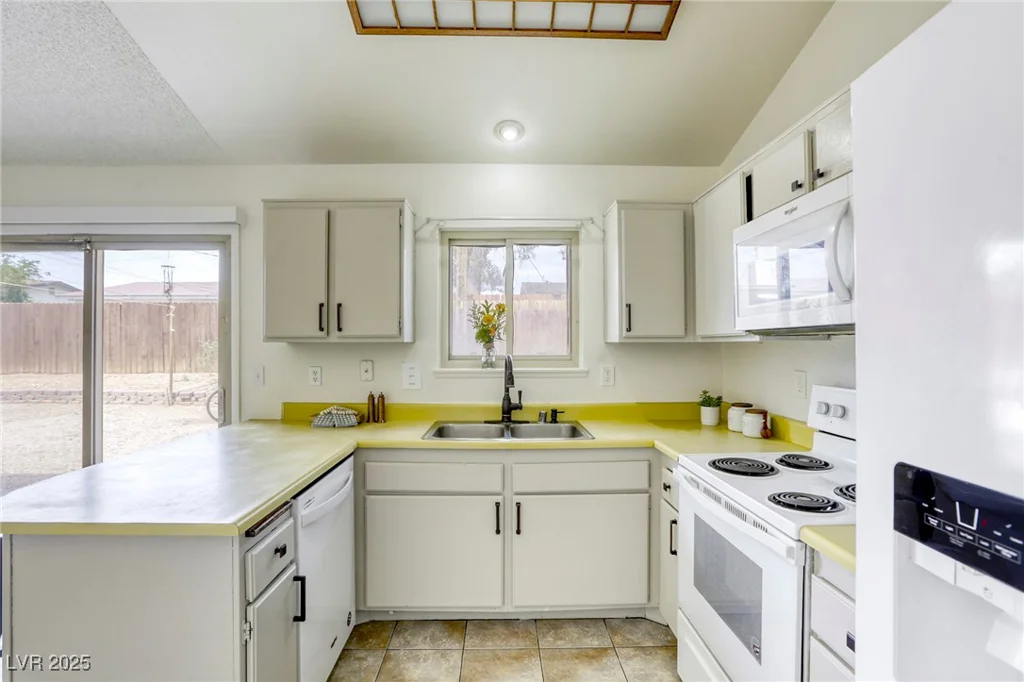 1012 Winwood, Las Vegas, NV 89108