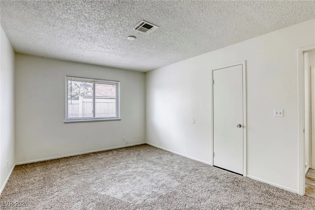 1012 Winwood, Las Vegas, NV 89108