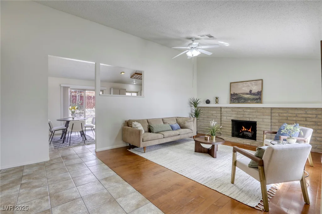 1012 Winwood, Las Vegas, NV 89108