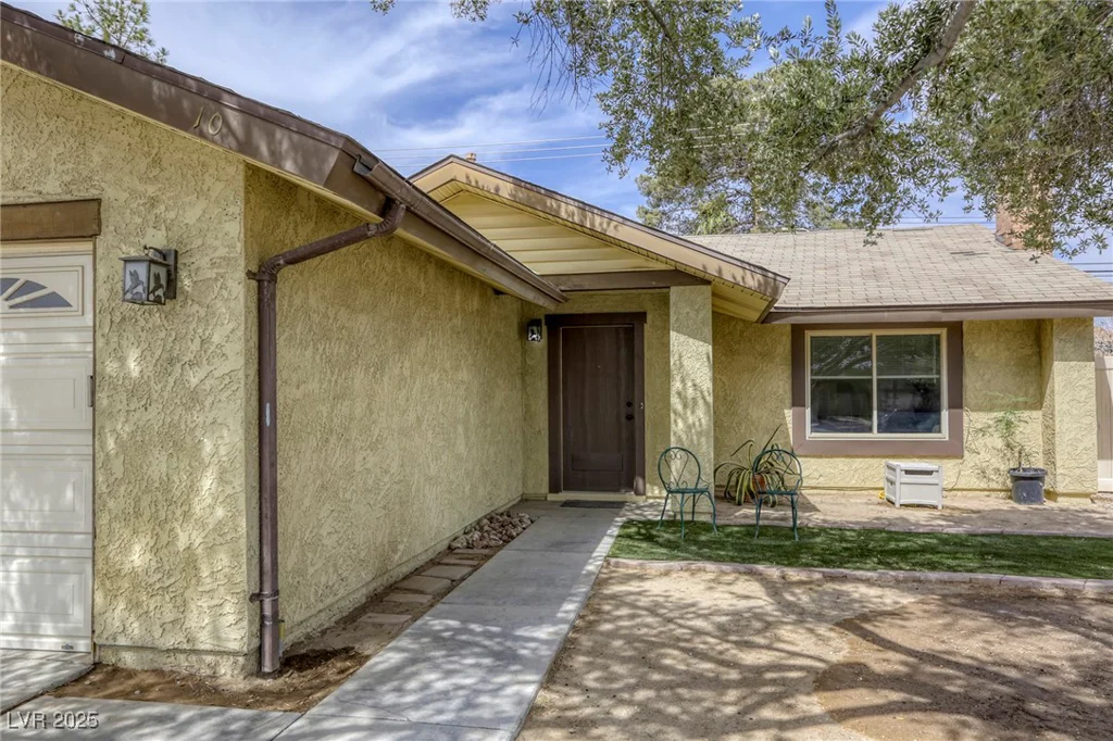 1012 Winwood, Las Vegas, NV 89108
