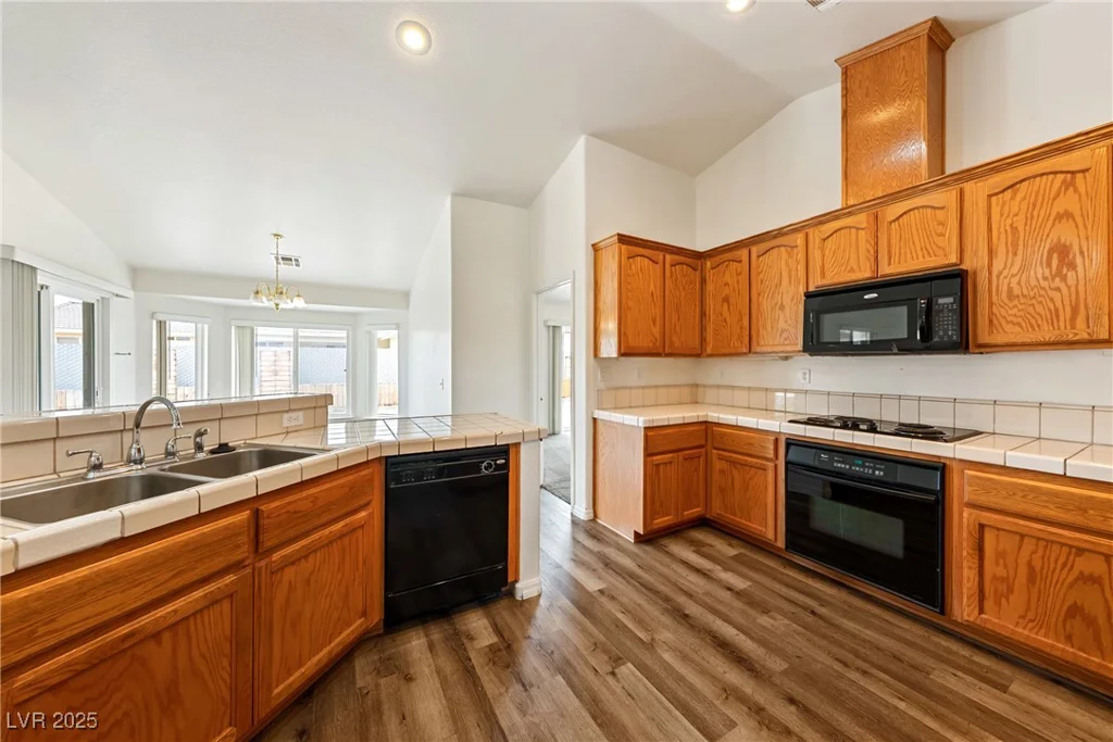654 Mazelle, Pahrump, NV 89060