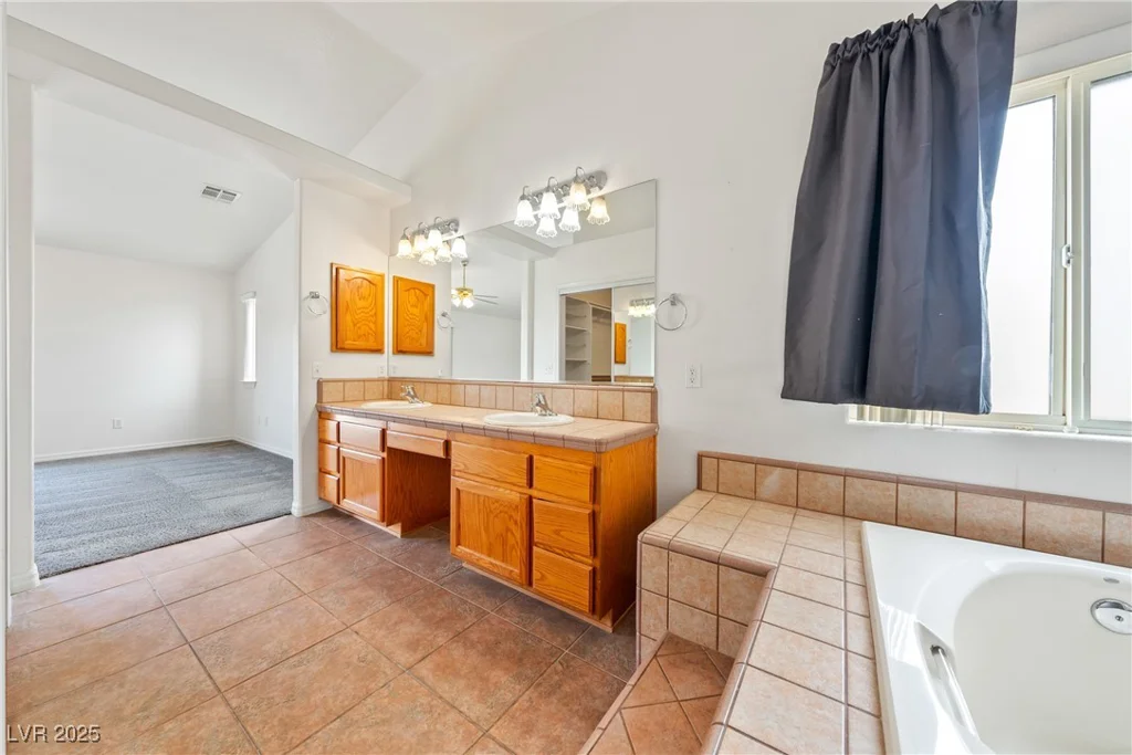 654 Mazelle, Pahrump, NV 89060