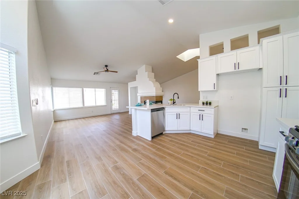 1519 Deerford, Las Vegas, NV 89110