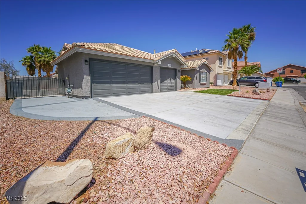 1519 Deerford, Las Vegas, NV 89110