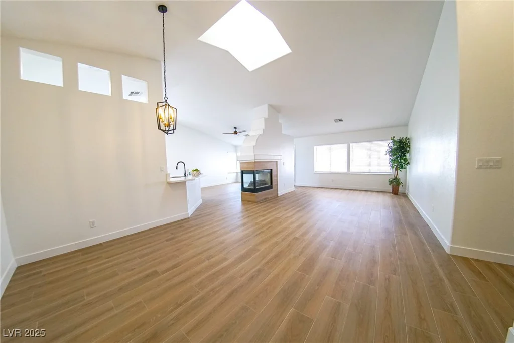 1519 Deerford, Las Vegas, NV 89110