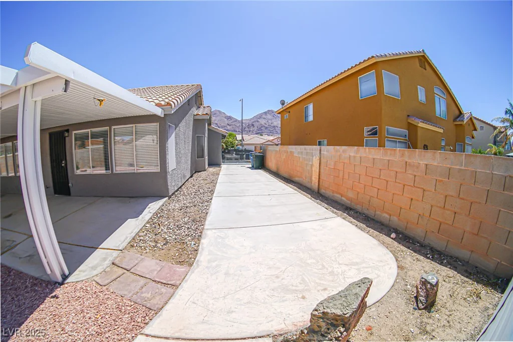 1519 Deerford, Las Vegas, NV 89110