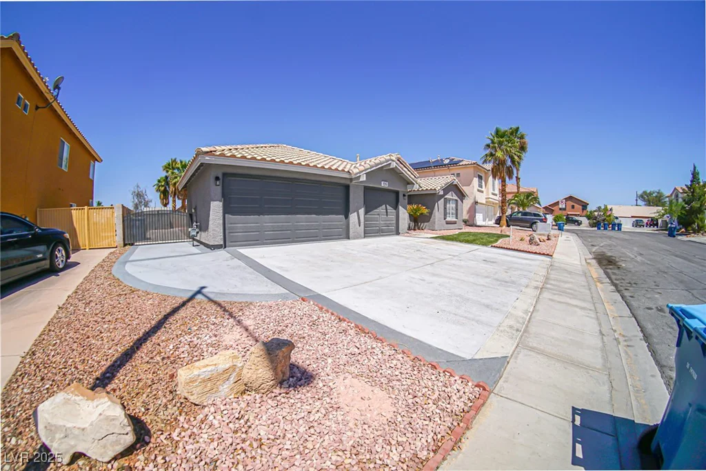 1519 Deerford, Las Vegas, NV 89110