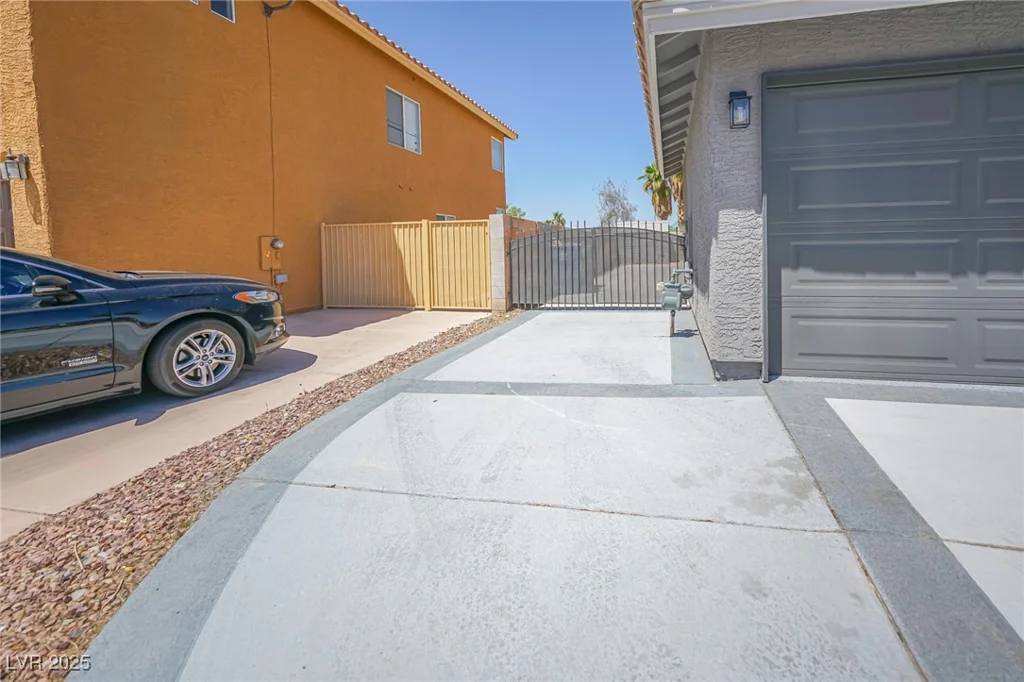 1519 Deerford, Las Vegas, NV 89110