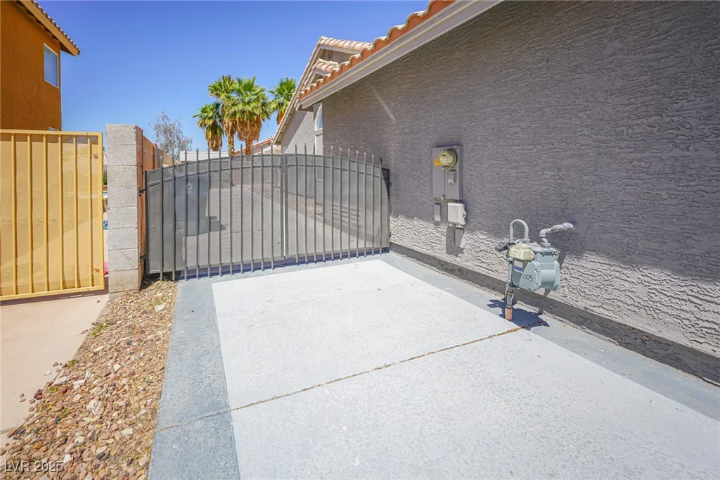 1519 Deerford, Las Vegas, NV 89110
