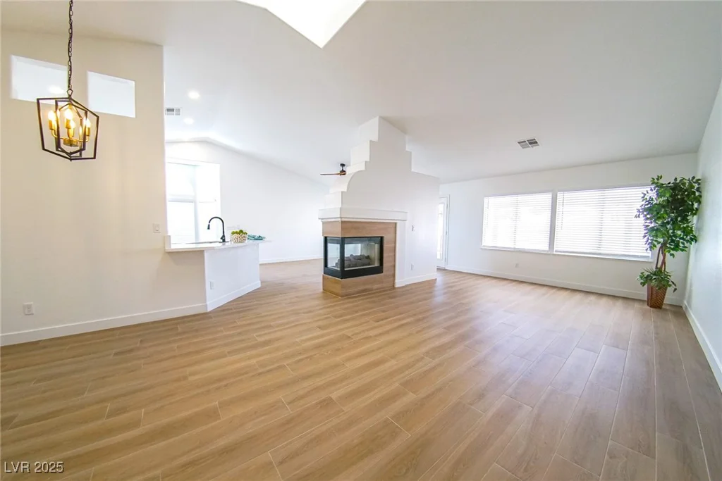 1519 Deerford, Las Vegas, NV 89110