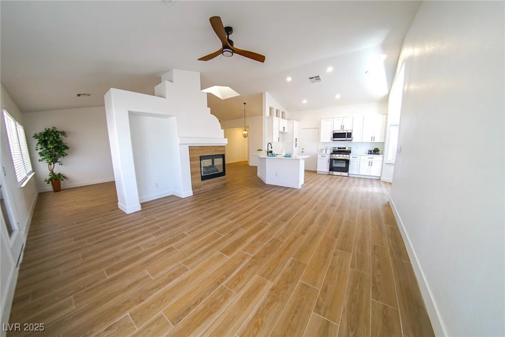 1519 Deerford, Las Vegas, NV 89110