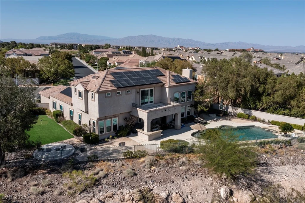 9301 Queen Charlotte, Las Vegas, NV 89145
