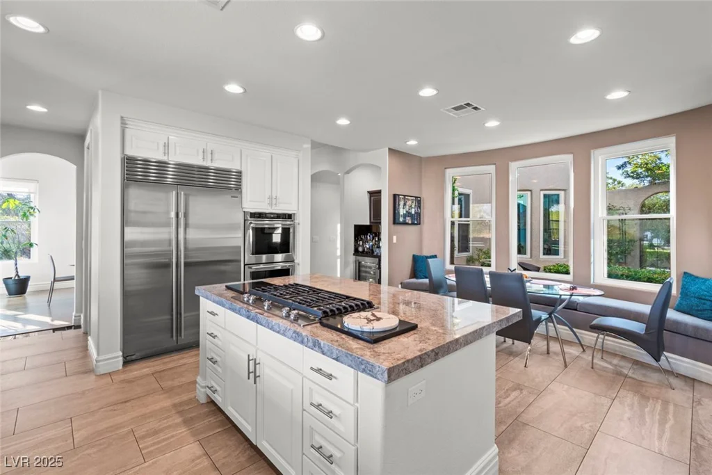 9301 Queen Charlotte, Las Vegas, NV 89145