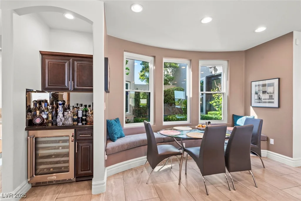 9301 Queen Charlotte, Las Vegas, NV 89145