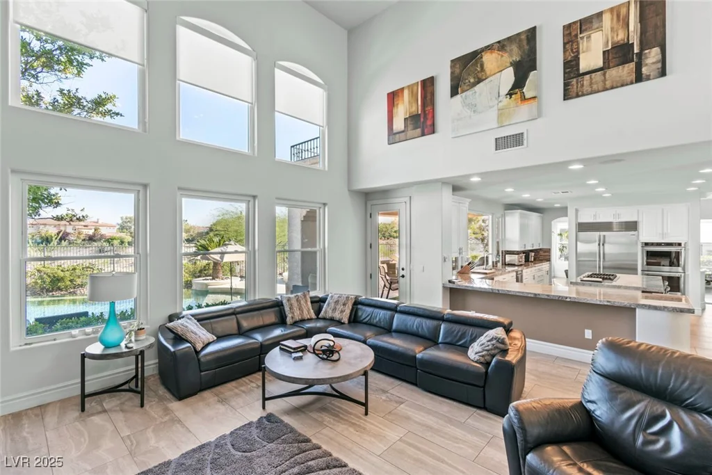 9301 Queen Charlotte, Las Vegas, NV 89145
