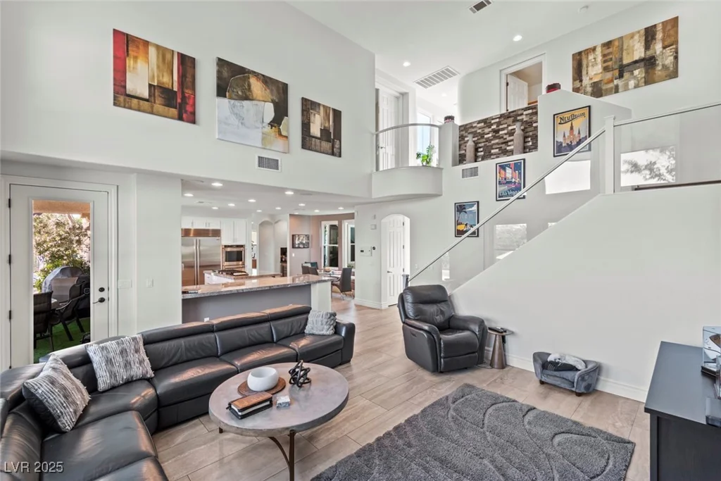 9301 Queen Charlotte, Las Vegas, NV 89145
