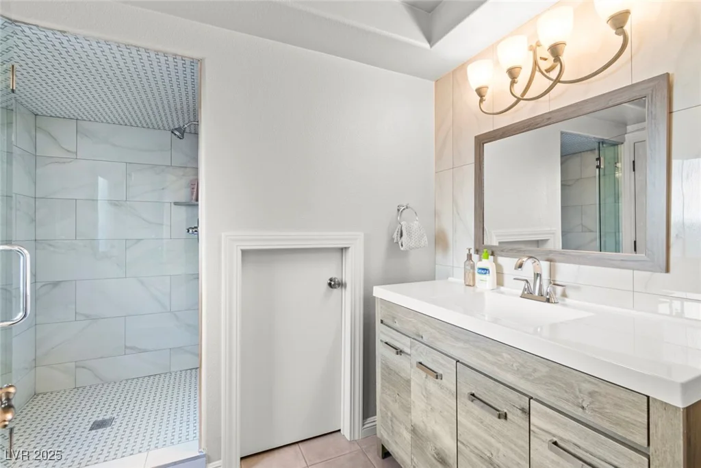 9301 Queen Charlotte, Las Vegas, NV 89145