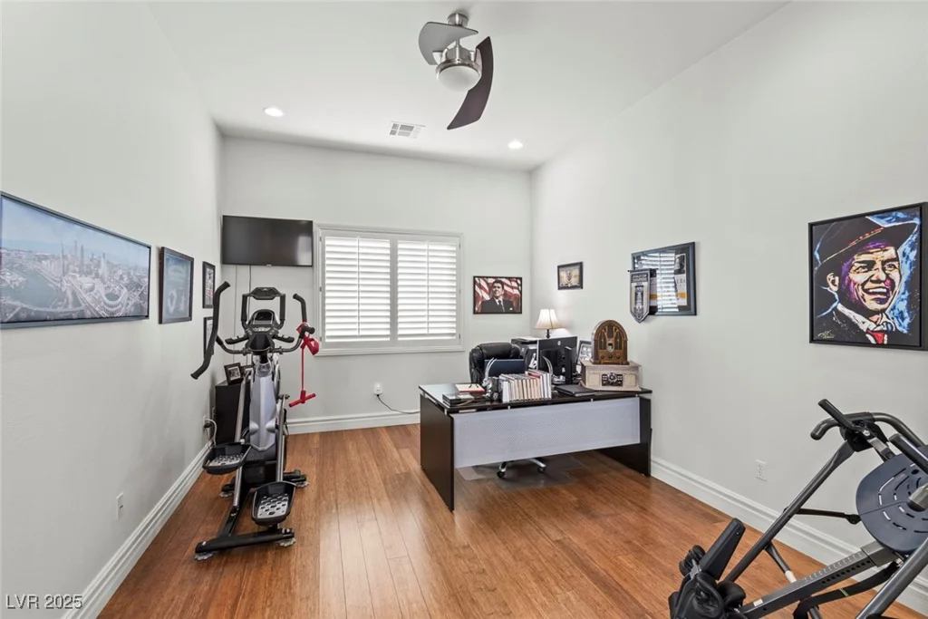 9301 Queen Charlotte, Las Vegas, NV 89145