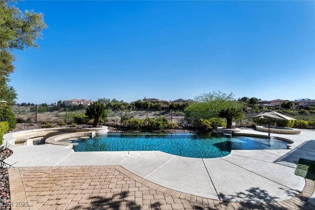 9301 Queen Charlotte, Las Vegas, NV 89145