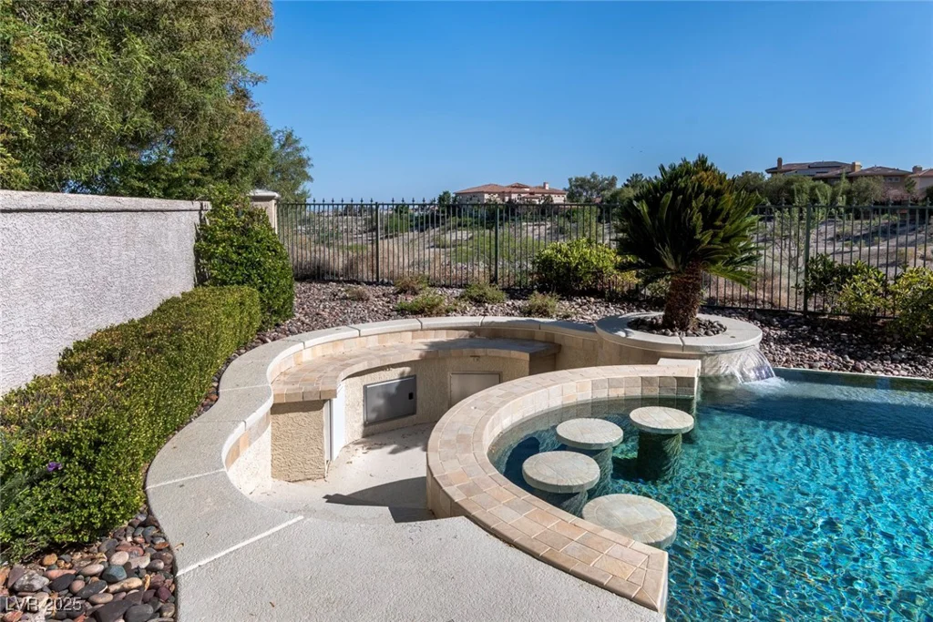 9301 Queen Charlotte, Las Vegas, NV 89145