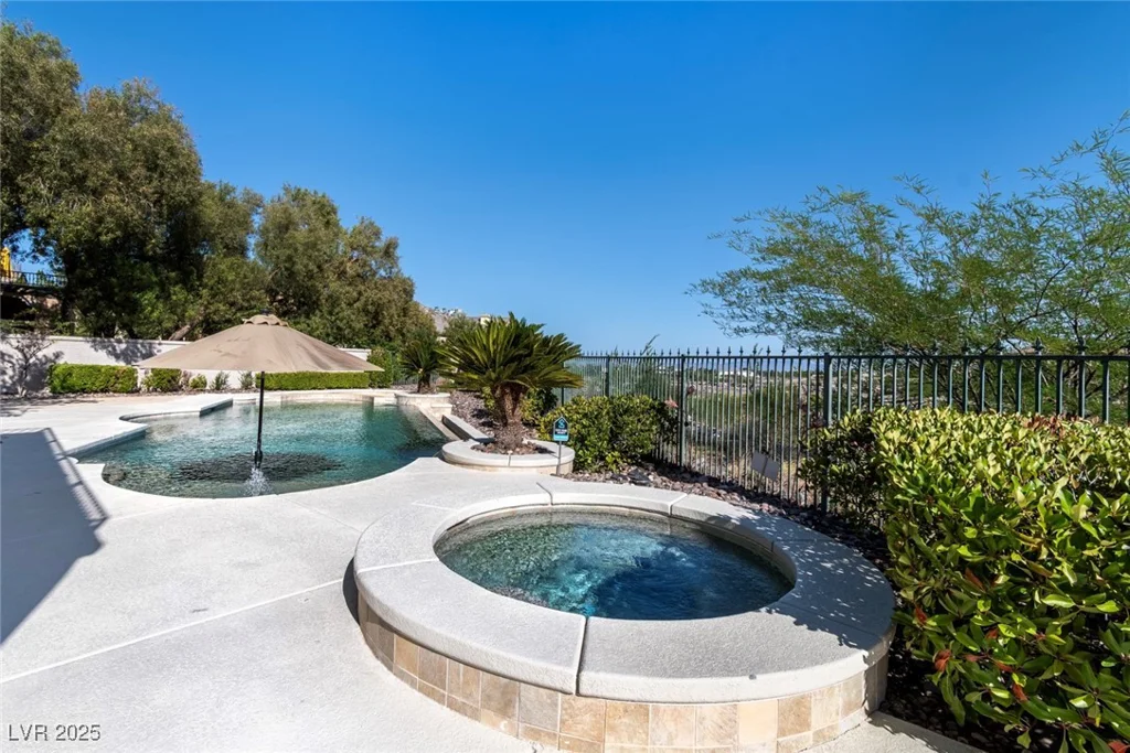 9301 Queen Charlotte, Las Vegas, NV 89145