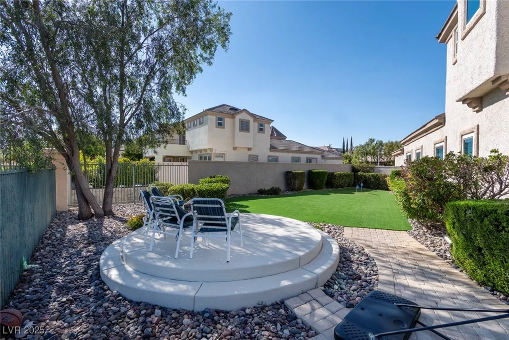 9301 Queen Charlotte, Las Vegas, NV 89145