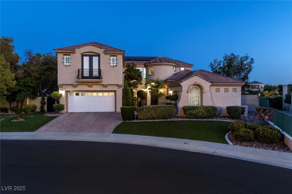 9301 Queen Charlotte, Las Vegas, NV 89145
