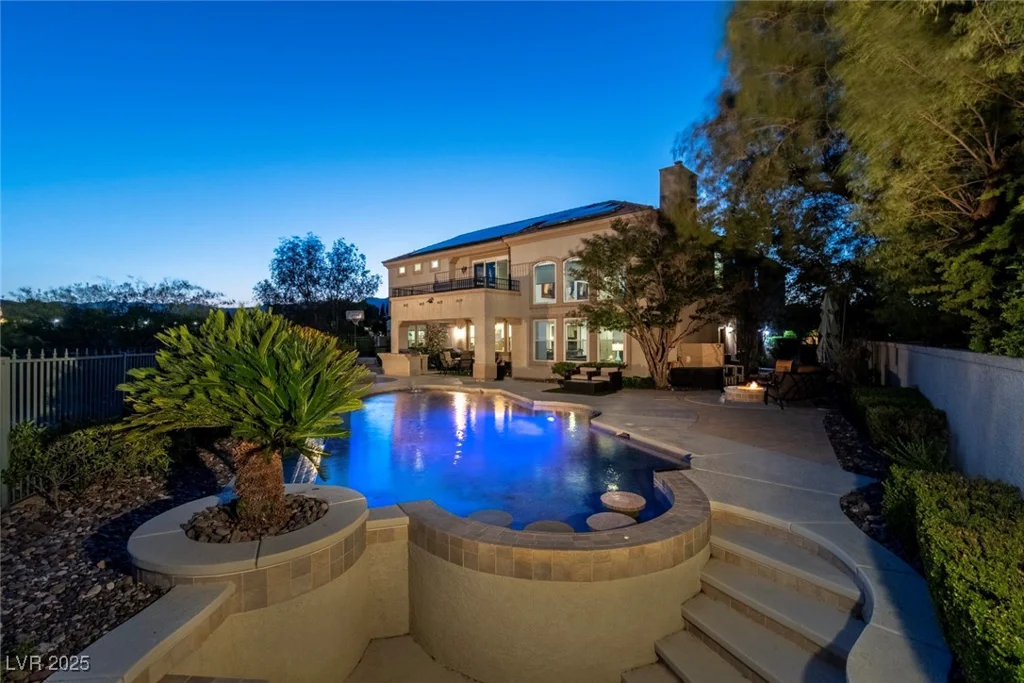 9301 Queen Charlotte, Las Vegas, NV 89145