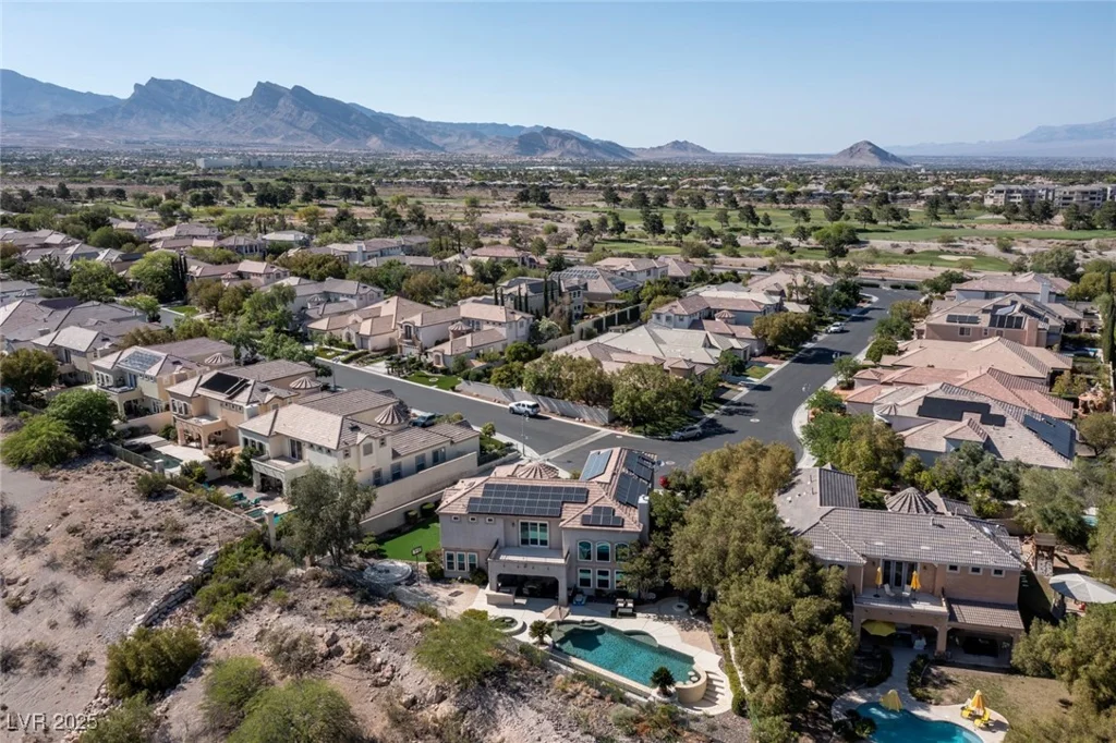 9301 Queen Charlotte, Las Vegas, NV 89145