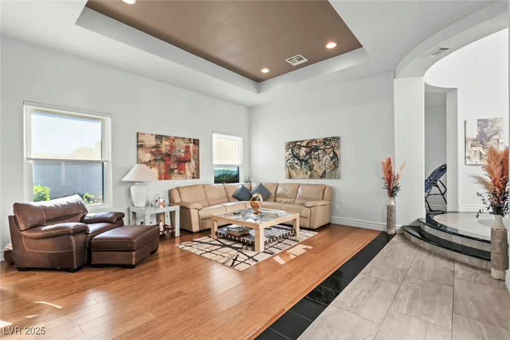 9301 Queen Charlotte, Las Vegas, NV 89145