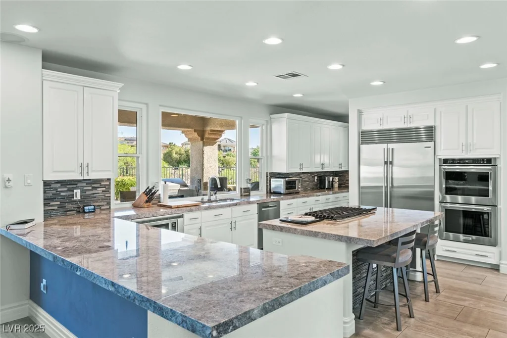 9301 Queen Charlotte, Las Vegas, NV 89145