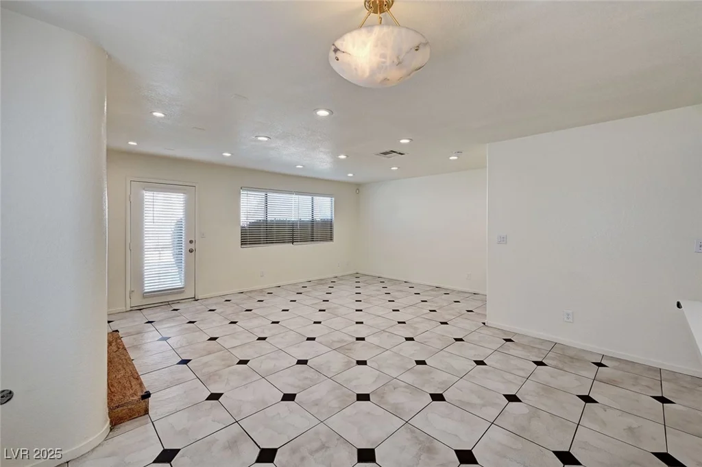 2917 Broken Willow, Las Vegas, NV 89117